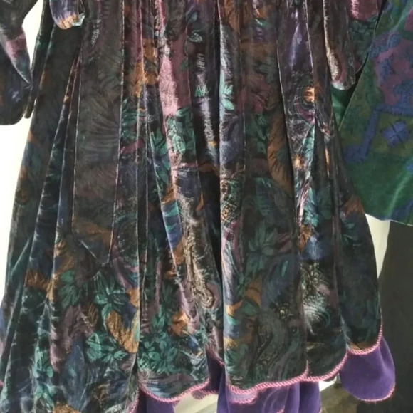 Vintage Victorian Velvet dress for  girls - Picture 2 of 7